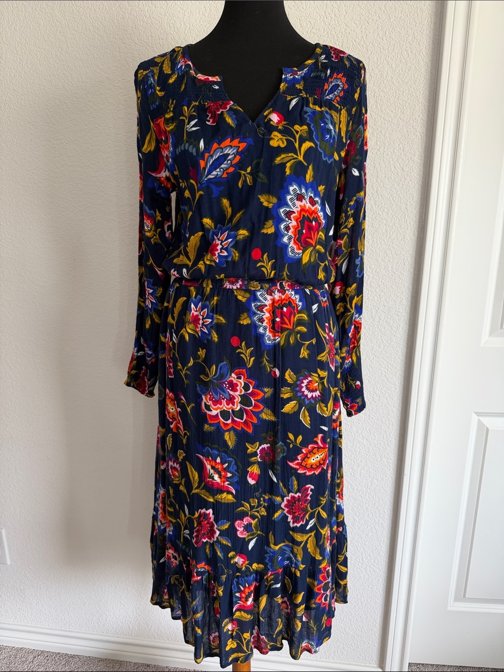 Old Navy Navy Floral Long-Sleeve Midi Dress with Bold Blooms